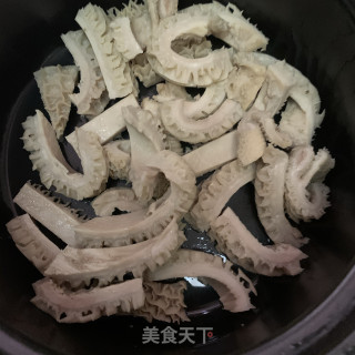 白萝卜牛肚汤的做法步骤：5