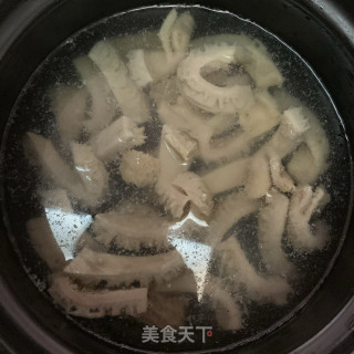 白萝卜牛肚汤的做法步骤：6