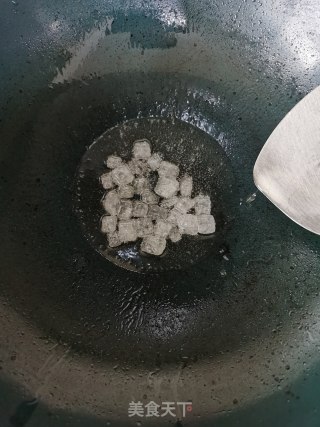 红烧鸡爪的做法步骤：3