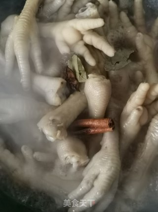 红烧鸡爪的做法步骤：5