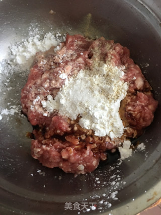 爆浆牛肉丸的做法步骤：5