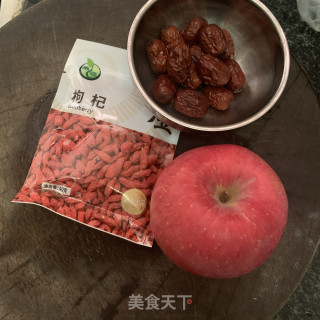 苹果红枣枸杞汤的做法步骤：1
