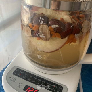 苹果红枣枸杞汤的做法步骤：8