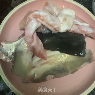 鱼头干鱿煲粥的做法步骤：5