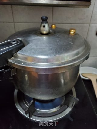 竹蔗矛根胡萝卜马蹄水的做法步骤：3