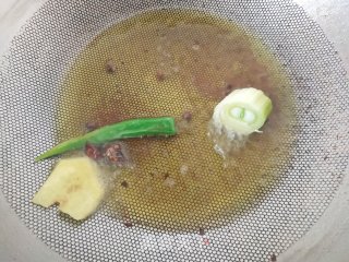 肉馅饺子的做法步骤：3
