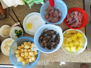 海鲜煲的做法步骤：1