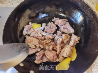 海鲜煲的做法步骤：3