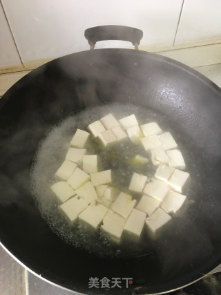 咸蛋黄虾仁豆腐的做法步骤：3