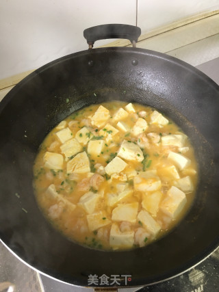 咸蛋黄虾仁豆腐的做法步骤：6