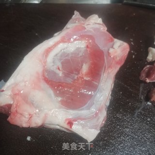 羊肉火锅的做法步骤：1