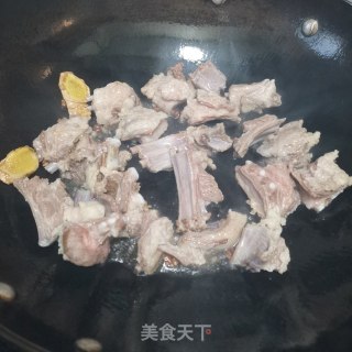 羊肉火锅的做法步骤：2