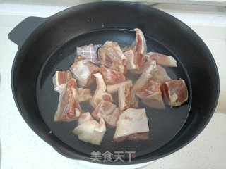 红烧鸭块的做法步骤：2