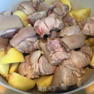 猪脚肉甜醋炖蛋的做法步骤：5