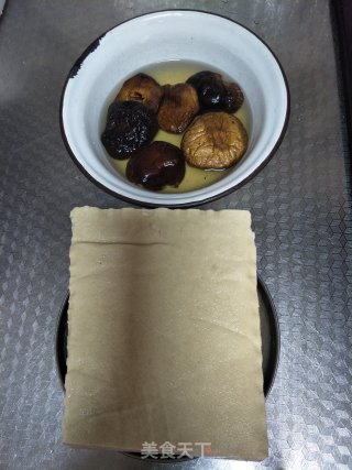 香菇烧豆腐的做法步骤：1