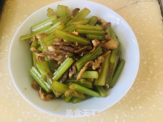 羊肉炒芹菜的做法步骤：6