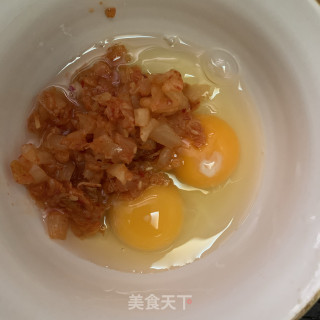 辣白菜煎蛋的做法步骤：2