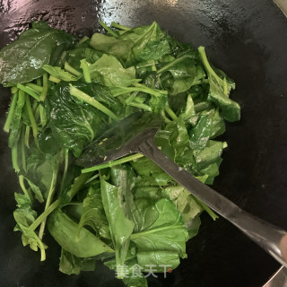 猪油炒菠菜的做法步骤：3