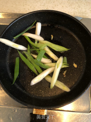 葱爆卤鸭的做法步骤：3