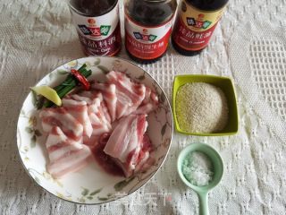 粉蒸肉的做法步骤：1