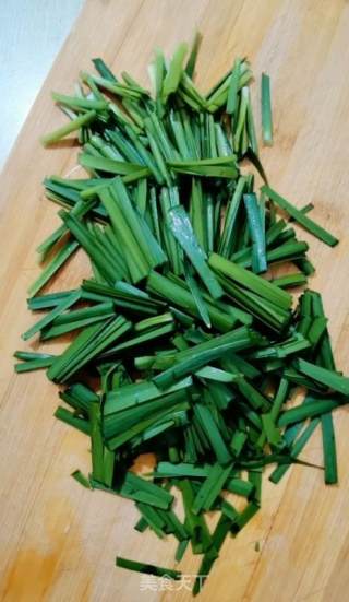 千豆腐炒韭菜的做法步骤：5