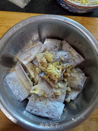 椒盐带鱼的做法步骤：3