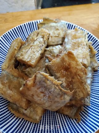 椒盐带鱼的做法步骤：8