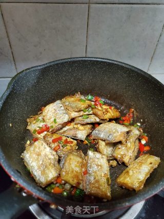 椒盐带鱼的做法步骤：12