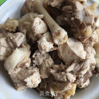 茶树菇炖草鸡的做法步骤：1