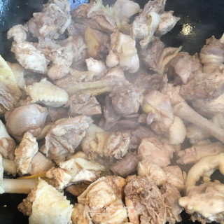 茶树菇炖草鸡的做法步骤：5