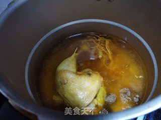 虫草花炖土鸡的做法步骤：3