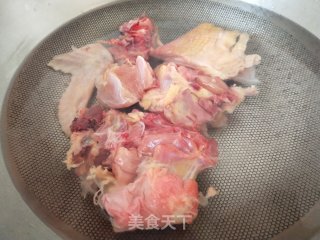紫砂锅煲鸡汤的做法步骤：1