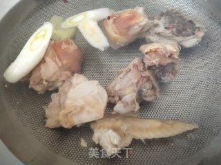 紫砂锅煲鸡汤的做法步骤：3