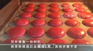 双色夹心饼干，甜蜜巧克力口感丰富，漂亮颜色带来浓浓新年气息。的做法步骤：11