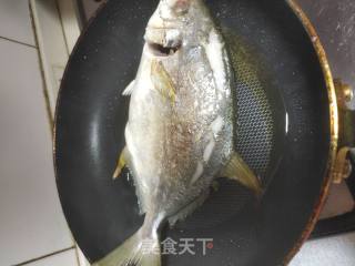 炖鲳鱼的做法步骤：3