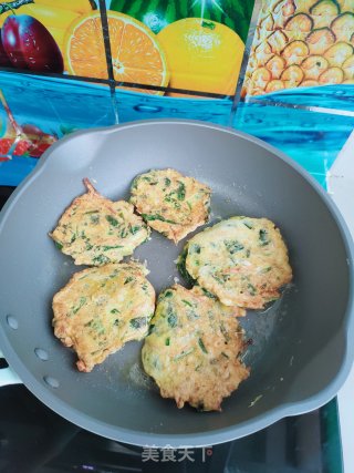 菠菜、胡萝卜饼的做法步骤：5