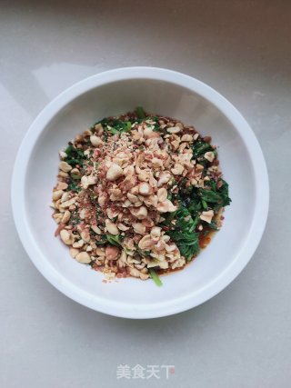 花生米拌茼蒿的做法步骤：10