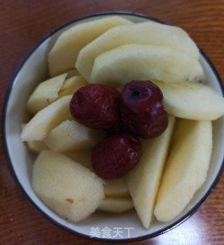 蒸苹果的做法步骤：2