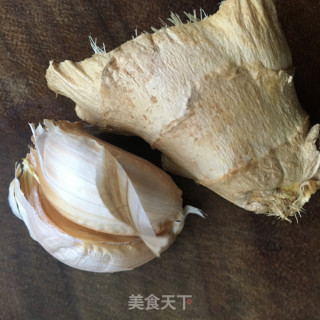 家常葱爆羊肉的做法步骤：3