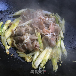 家常葱爆羊肉的做法步骤：7