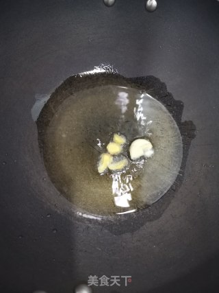 清炒咸鱼块的做法步骤：1