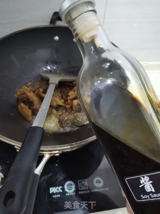清炒咸鱼块的做法步骤：5