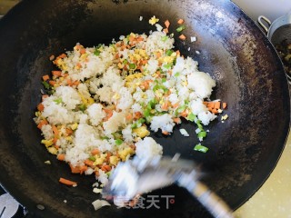 蛋炒饭的做法步骤：3