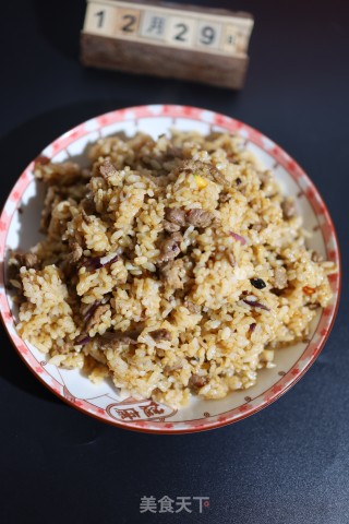 酸菜牛肉炒饭的做法步骤：7