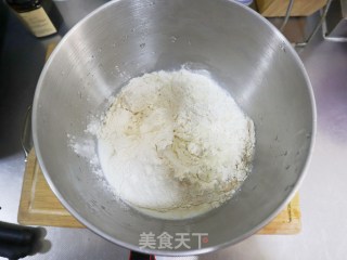 比肉还好吃的白萝卜粉条素包子（内附调馅方法）的做法步骤：1
