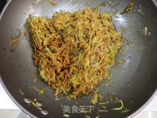 比肉还好吃的白萝卜粉条素包子（内附调馅方法）的做法步骤：8