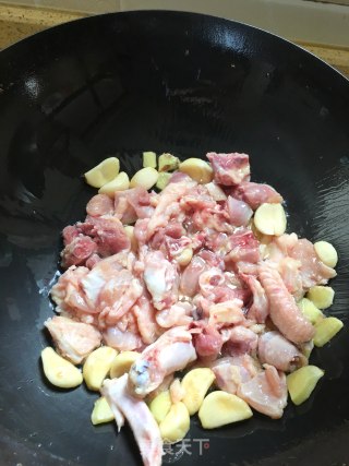 土豆烧鸡的做法步骤：5