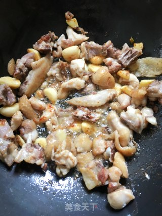 土豆烧鸡的做法步骤：7