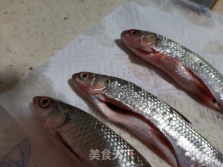 油炸青皮嫩的做法步骤：2