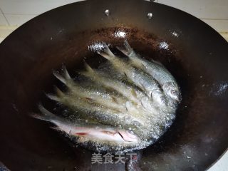 油炸青皮嫩的做法步骤：3